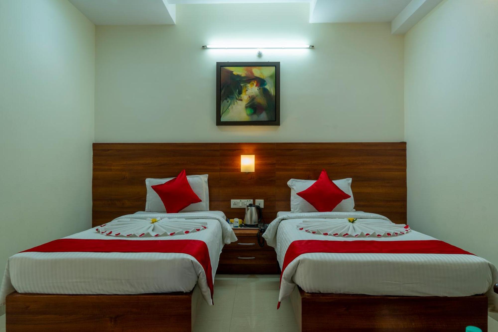 Hotel Krrish Inn - Ameerpet, Haidarábád Kültér fotó